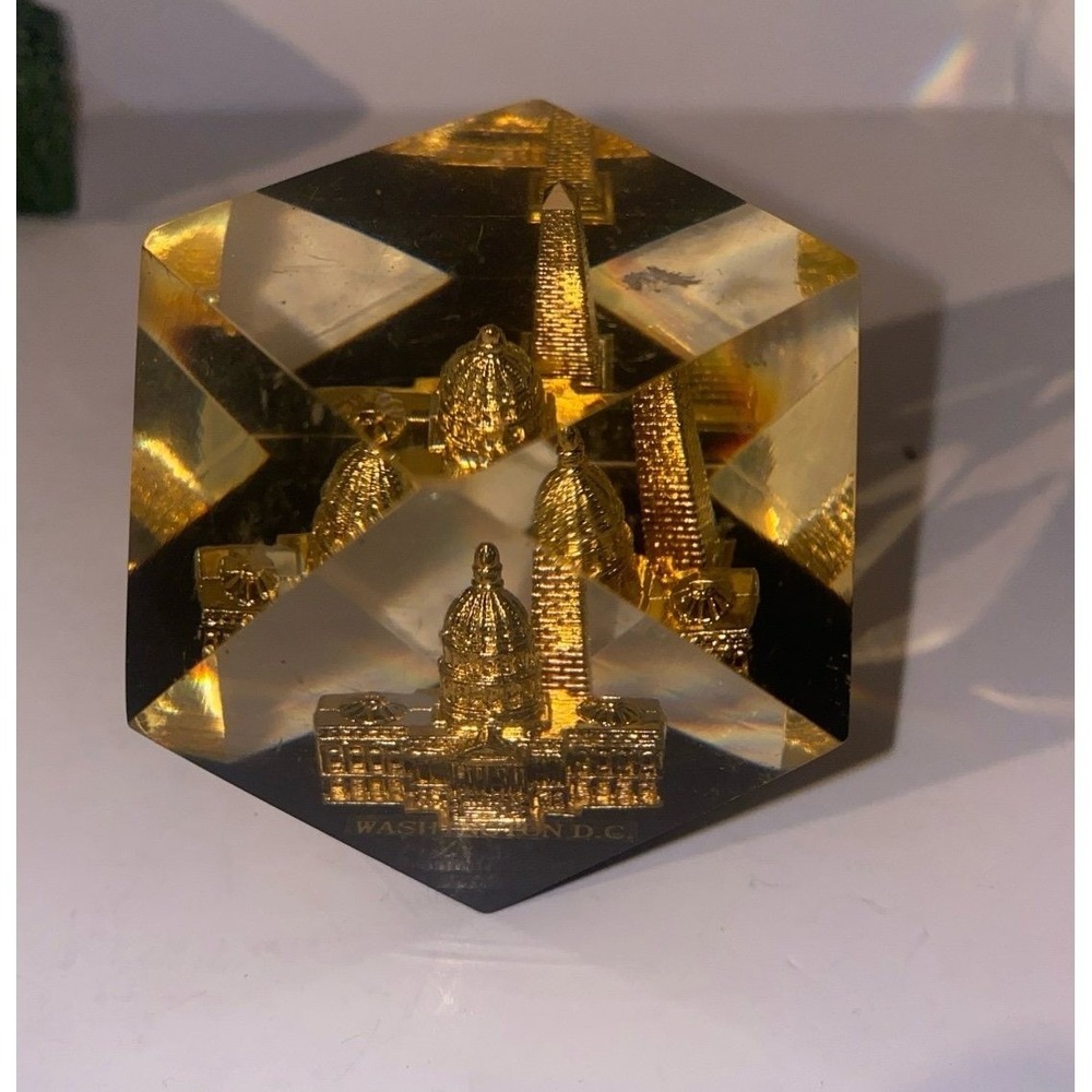 Vintage Mid Century Lucite Acrylic Capsco Washington DC Souvenir Paperweight